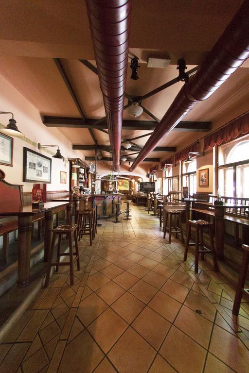 Hotel Zvezda Murska Sobota Bagian luar foto