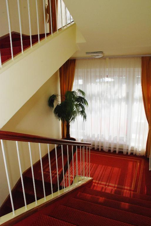 Hotel Zvezda Murska Sobota Bagian luar foto