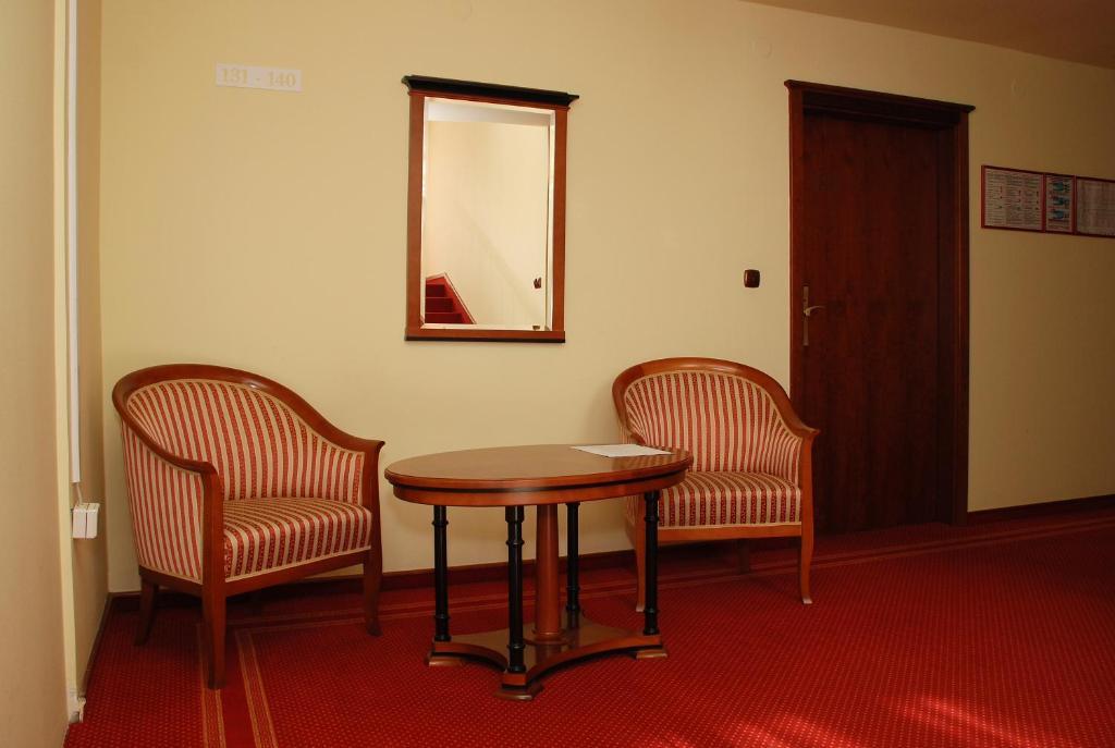 Hotel Zvezda Murska Sobota Bagian luar foto